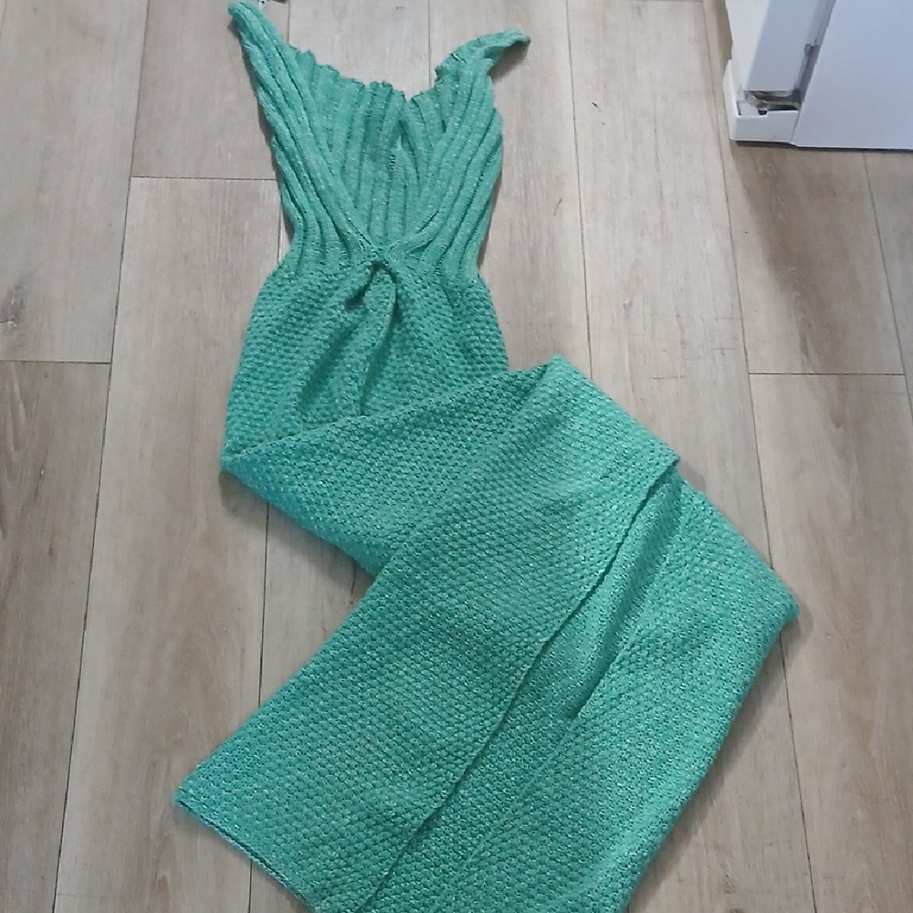 Chic Teal Women's Cape
